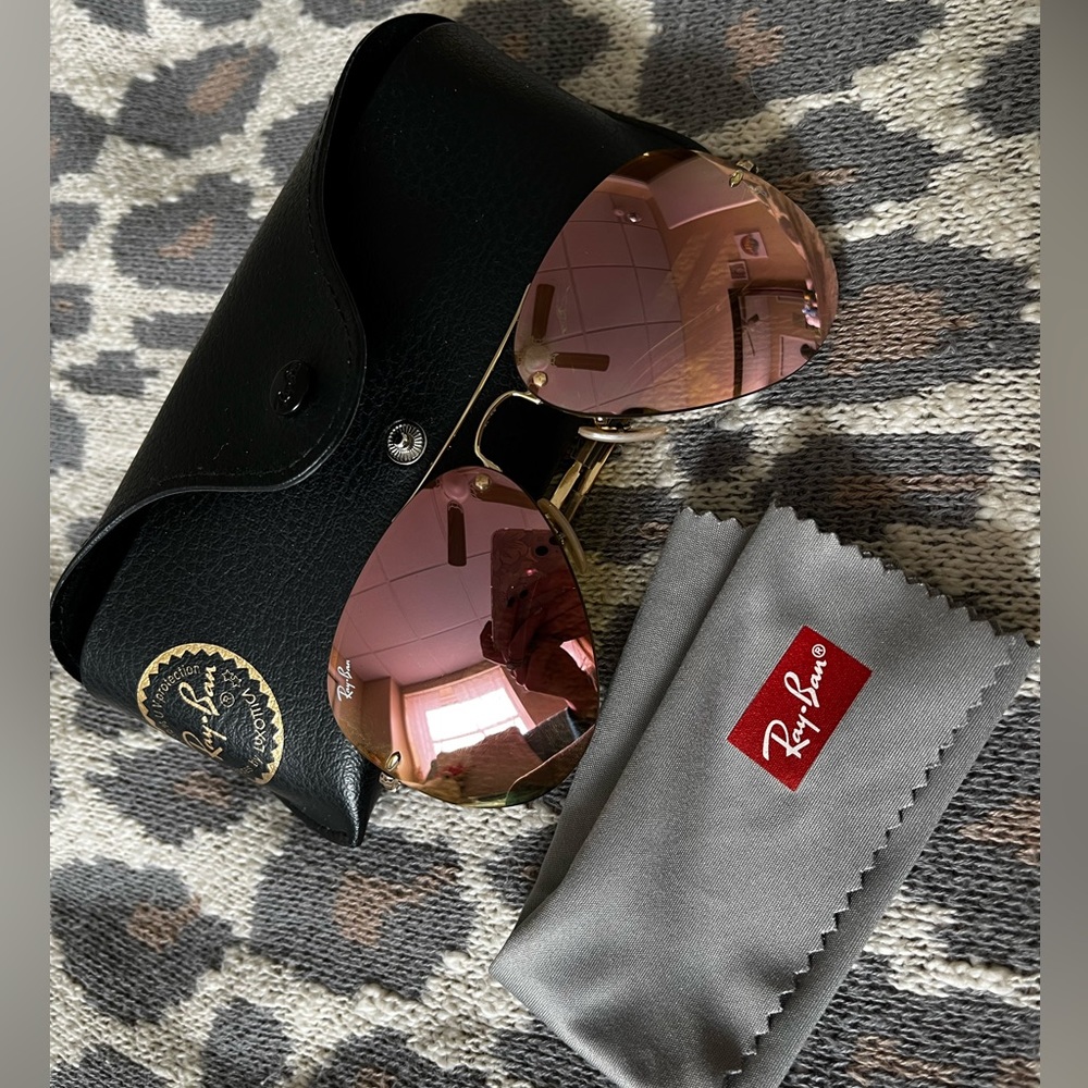 Women’s Rose Gold Ray Ban Aviators